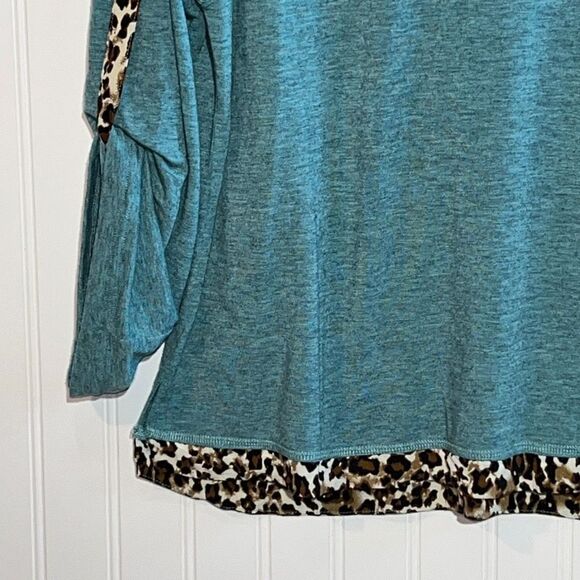 Kori America women’s small green/blue vneck long sleeve blouse animal print trim - Picture 3 of 10